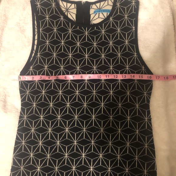 Alice and Olivia wool sweater dress L black white geometric print EUC - Picture 4 of 5